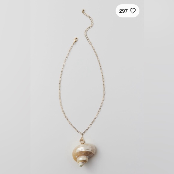 NWT Shell Necklace - Picture 2 of 5